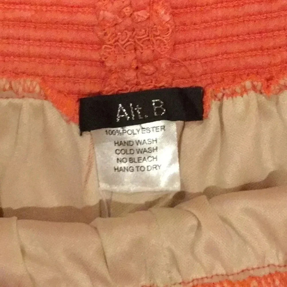 Alt. B Coral Flowy Lace Shorts - Picture 3 of 4